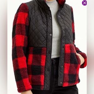 NWT Steve Madden Quilted Fleece Snap Up Jacket. Size Small.